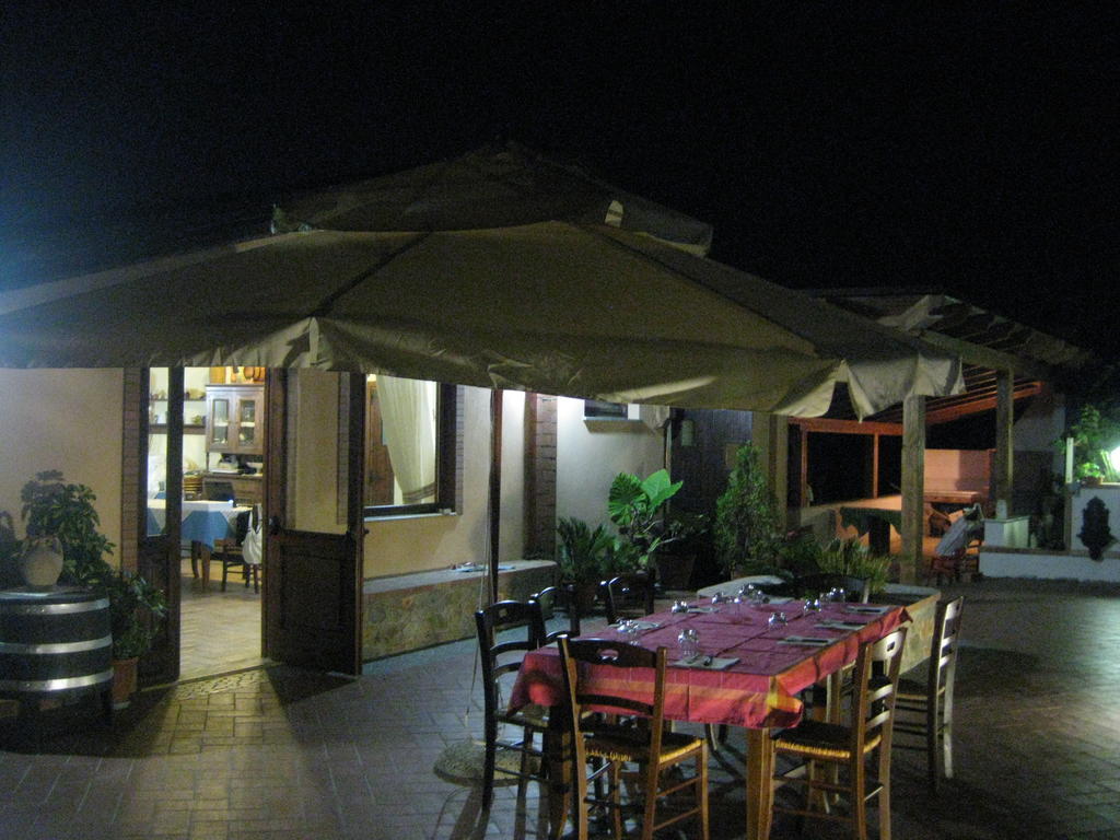 Agritursmo Montesalerno Villa Diamante Kültér fotó